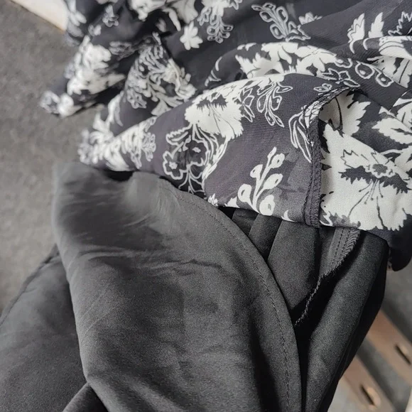 Isabel Maternity Black and White Floral Long Sleeve Dress NWT Size S Sheer Lined - Picture 8 of 9